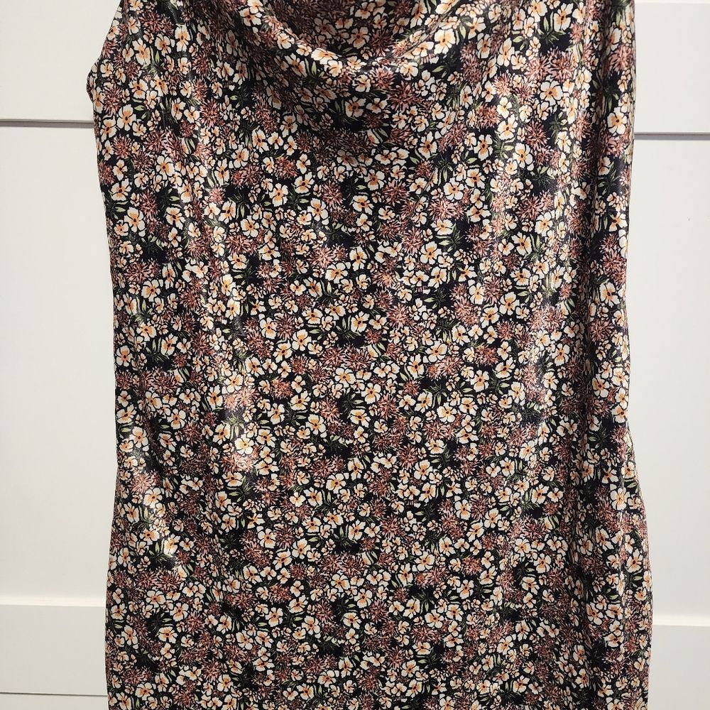 Floral satin mini dress perfect for Fall small - Picture 5 of 10